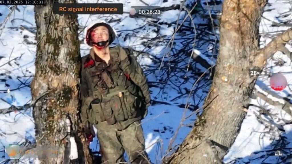 ZelenskyyとAFUの兵士によると、Kurskの方向にあるウクライナのドローンのレンズの負傷したDPRK兵士は、NK兵士が再び最前線で見られました。 2025年2月