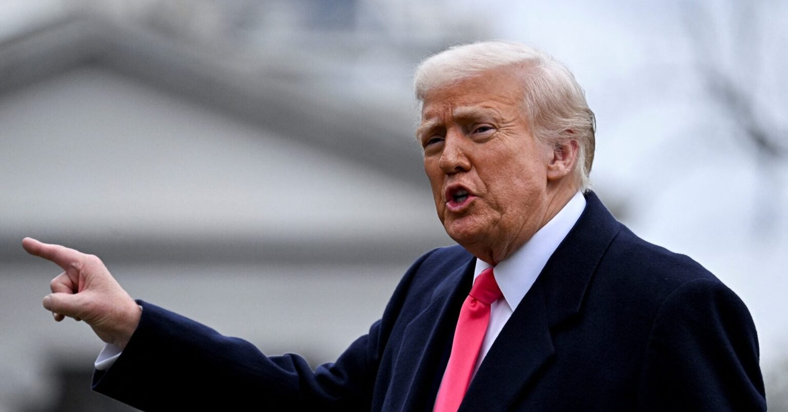 トランプは3月4日に発効するカナダの関税メキシコと言います