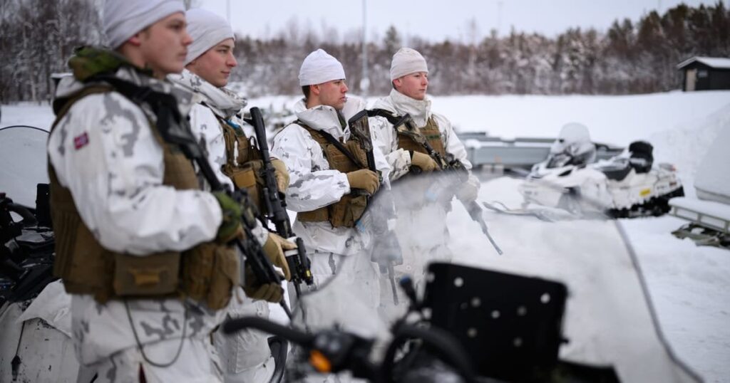 英国とノルウェーは、プーチン大統領と戦うために北極防衛協定を開始します