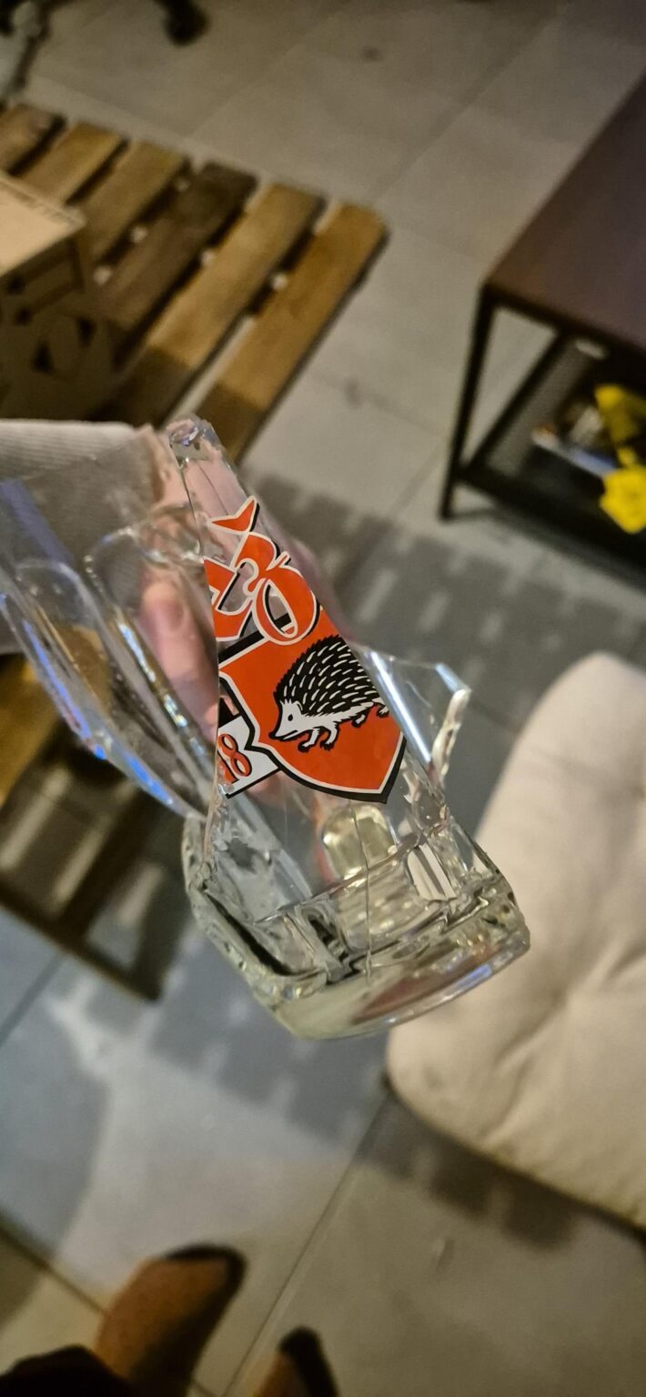ビールマグカップについてあなたの助けが必要です