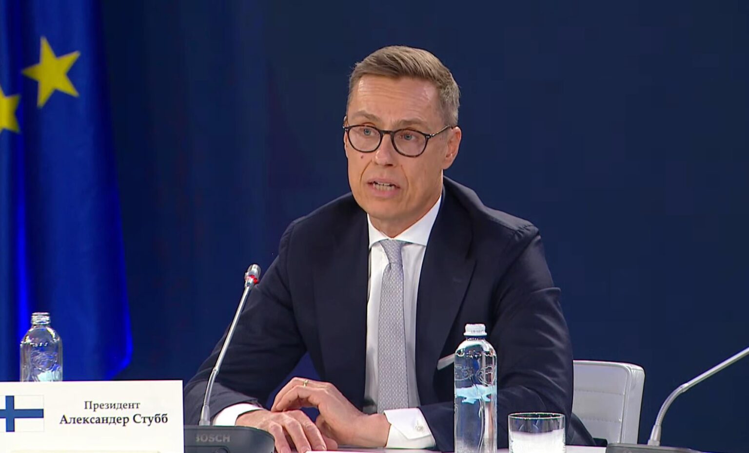 「今、私たちはロシアにさらに圧力をかけ、ゼレンスキーとウクライナ大統領を支持する方法を理解する必要があります」とフィンランドのアレクサンダー・スタブ大統領は言いました。