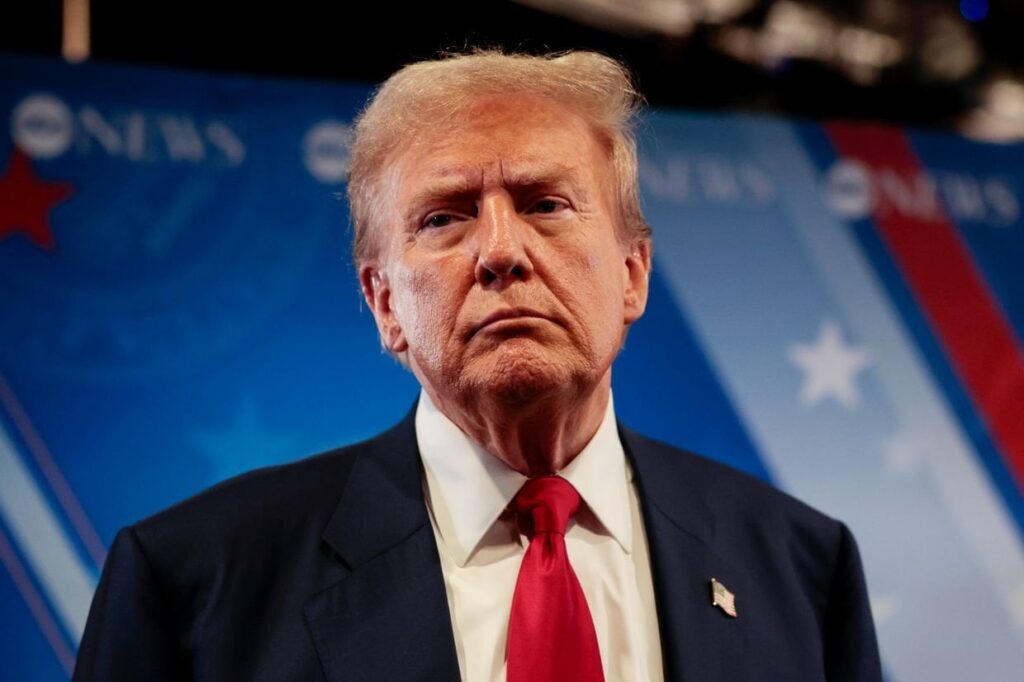トランプはゼレンスキーの訪問をキャンセルすることを検討し、マクロンに会った後、彼の考えを変えた、とTVチャンネルのレポート