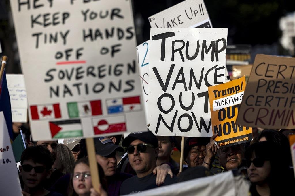 ムスクとトランプは歴史上最も愚かな帝国の崩壊を引き起こしています