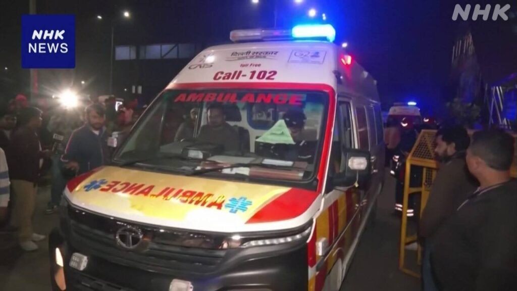 インド 駅で宗教行事に向かう大勢の人が倒れる事故 15人死亡