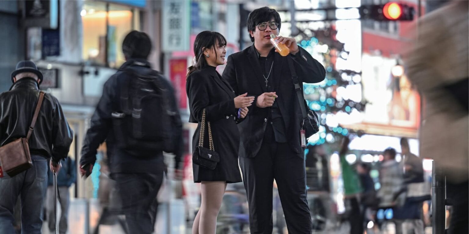 美大に殺到する中国人 「夢」は日本永住 ニッポン華僑100万人時代 - 日本経済新聞