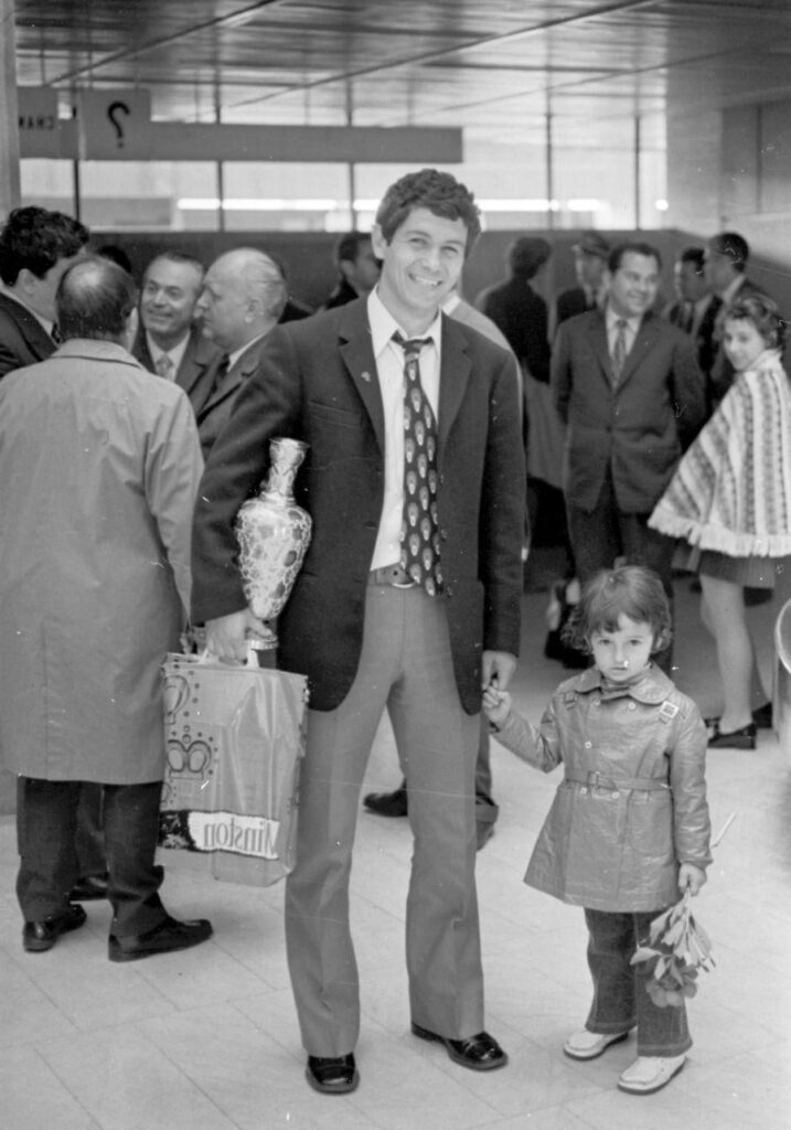 アーカイブから：Mircea Lucescu、一緒に彼の息子のRîzvan（1970年代）