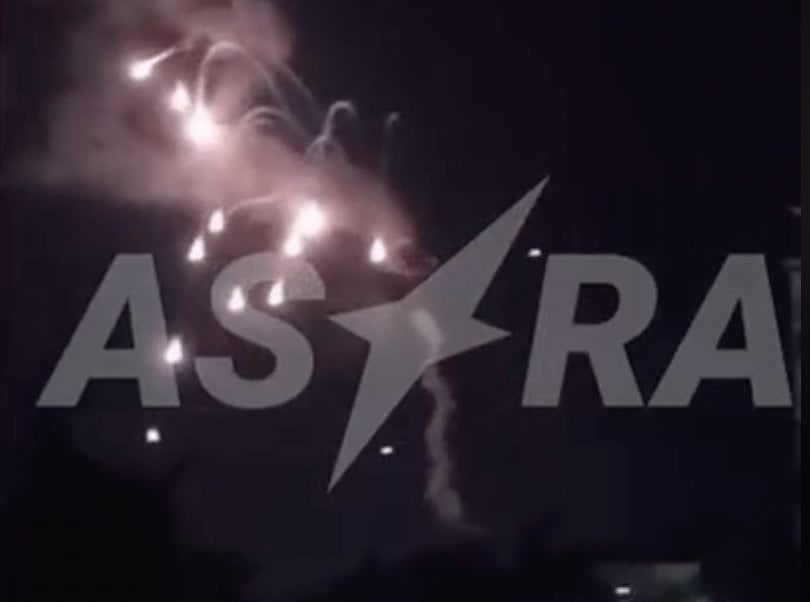 「40を超える爆発」 - ハーはロシアのチュプスオイル製油所に対するウクライナのドローンストライキを確認します