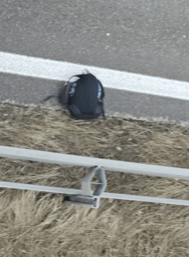 バッグは高速道路で「落ちた」