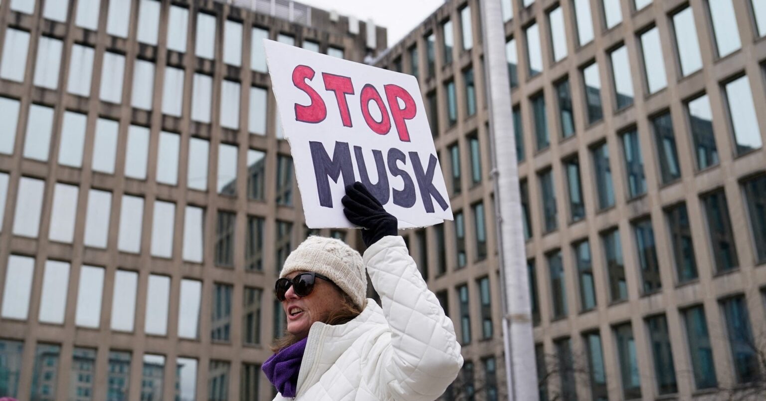 Musk's Dogeチーム：米国政府システムからそれを禁止することを検討する裁判官