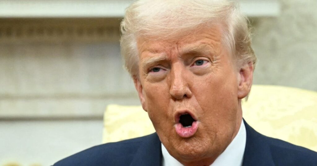 「本格的なメルトダウン」：トランプは、あまり散らかない公式の肖像画をめくる