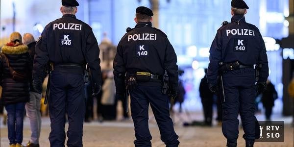 オーストリア：ユースギャングは、同じセックスの人に対する攻撃によって組織された組織化されました