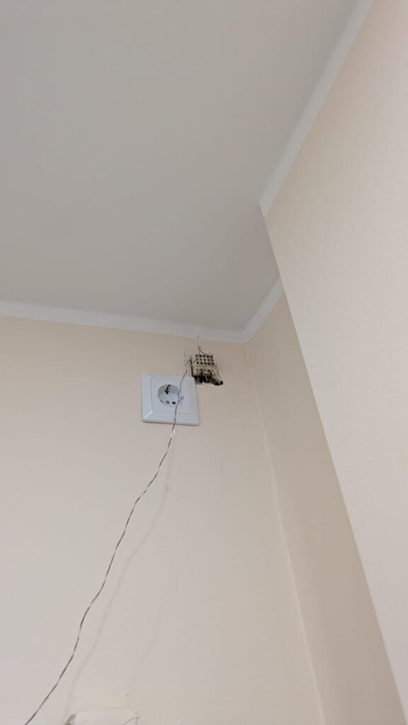 DSLソケットのないベルリンの新しいアパート