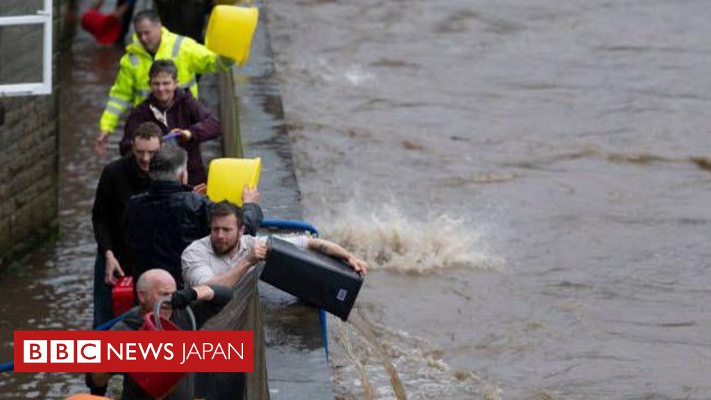 イギリスで「ストーム・バート」による被害　各地で大雨や川の氾濫 - BBCニュース