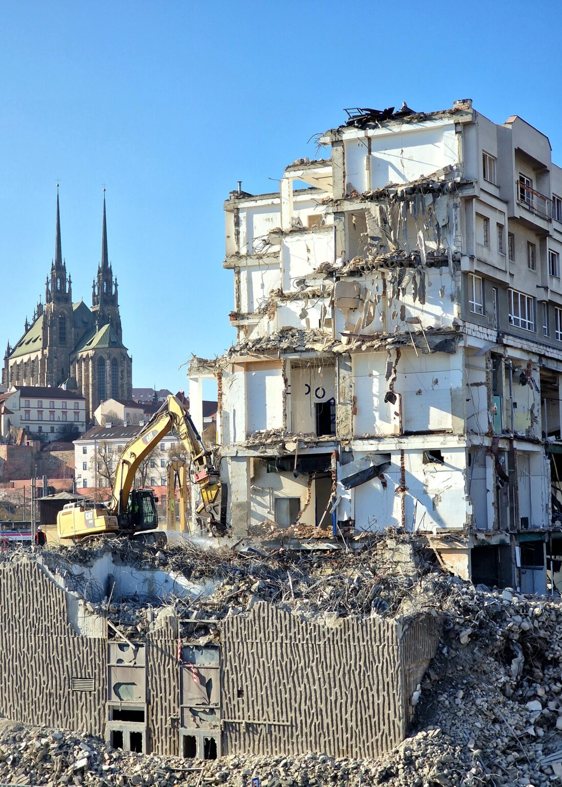 Brno：騒々しい静物様式