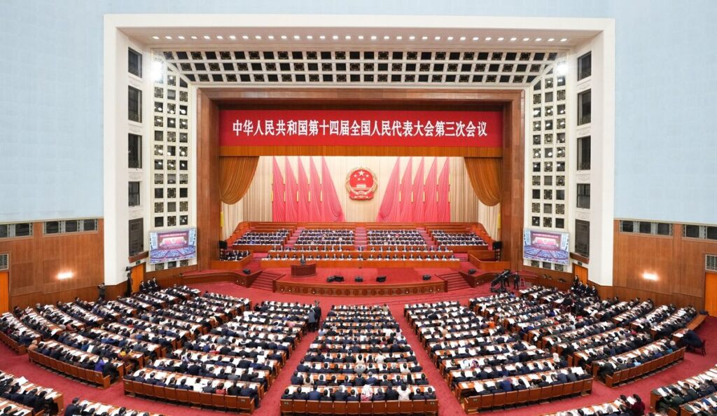 中国全人代、ＡＩが大きなテーマに－共産党ナンバー３閉幕式欠席 - Bloomberg