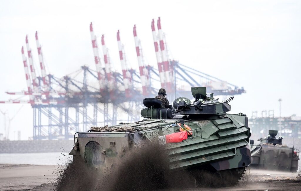台湾、2027年に中国軍が侵攻と初めて想定－今夏に大規模軍事演習 - Bloomberg