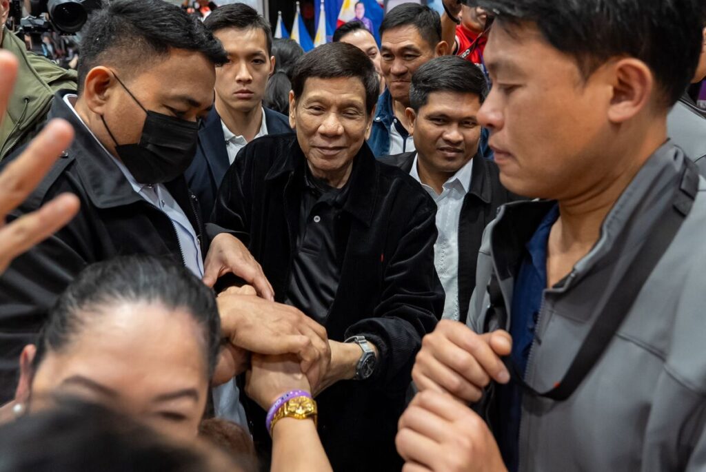 フィリピンのドゥテルテ前大統領、「麻薬戦争」で逮捕なら受け入れる - Bloomberg