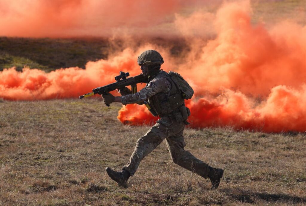 ＮＡＴＯ、欧州とカナダに軍事能力の３割増強を要請へ－当局者 - Bloomberg