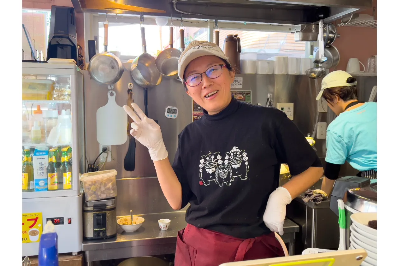 ▲気さくな店主の安部美紀さん。以前付き合っていたアメリカ人の彼氏がラスタマンで、それがきっかけでエチオピア料理と出会ったそう