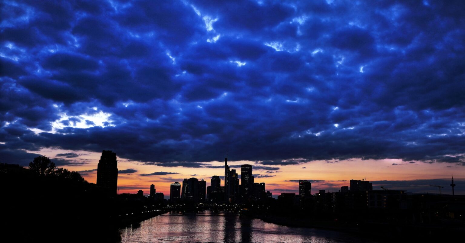 ＥＣＢ、インフレ鈍化も利下げに慎重な対応必要＝議事要旨 | ロイター