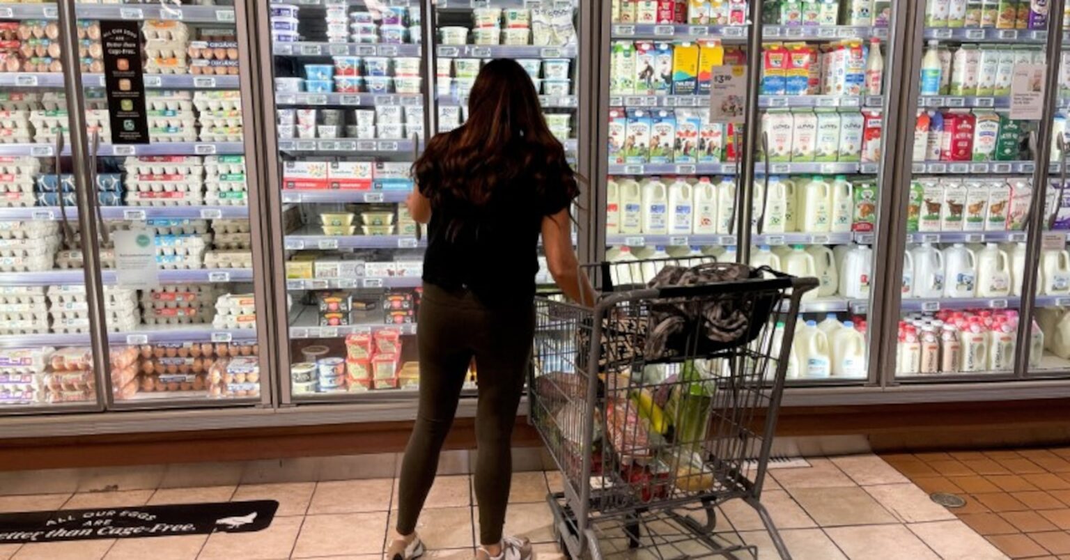 米ＰＣＥ価格、1月＋2.5％にやや減速　個人消費は予想外に減少 | ロイター