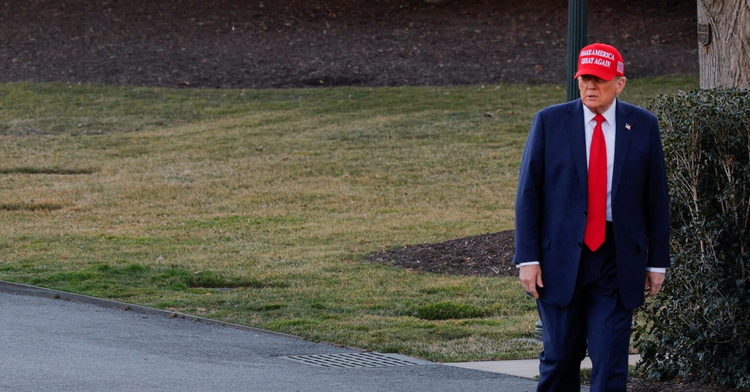 トランプ氏、輸入木材巡り国家安保上の調査命じる 関税検討へ | ロイター トランプ氏、輸入木材巡り国家安保上の調査命じる 関税検討へ | ロイター