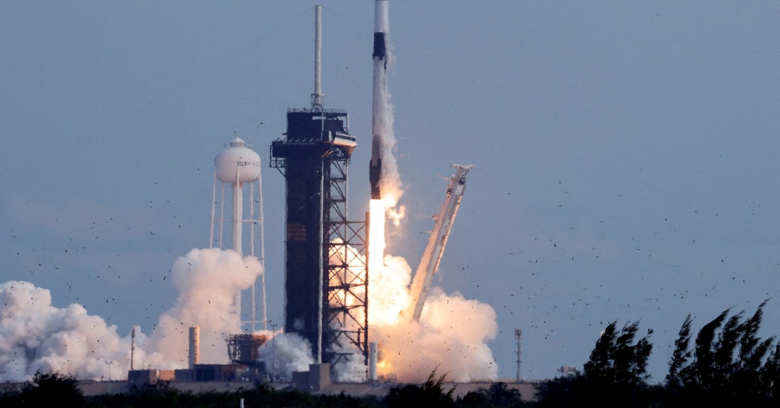 スペースＸ、フロリダ州の宇宙船発射台計画に18億ドル投資へ | ロイター