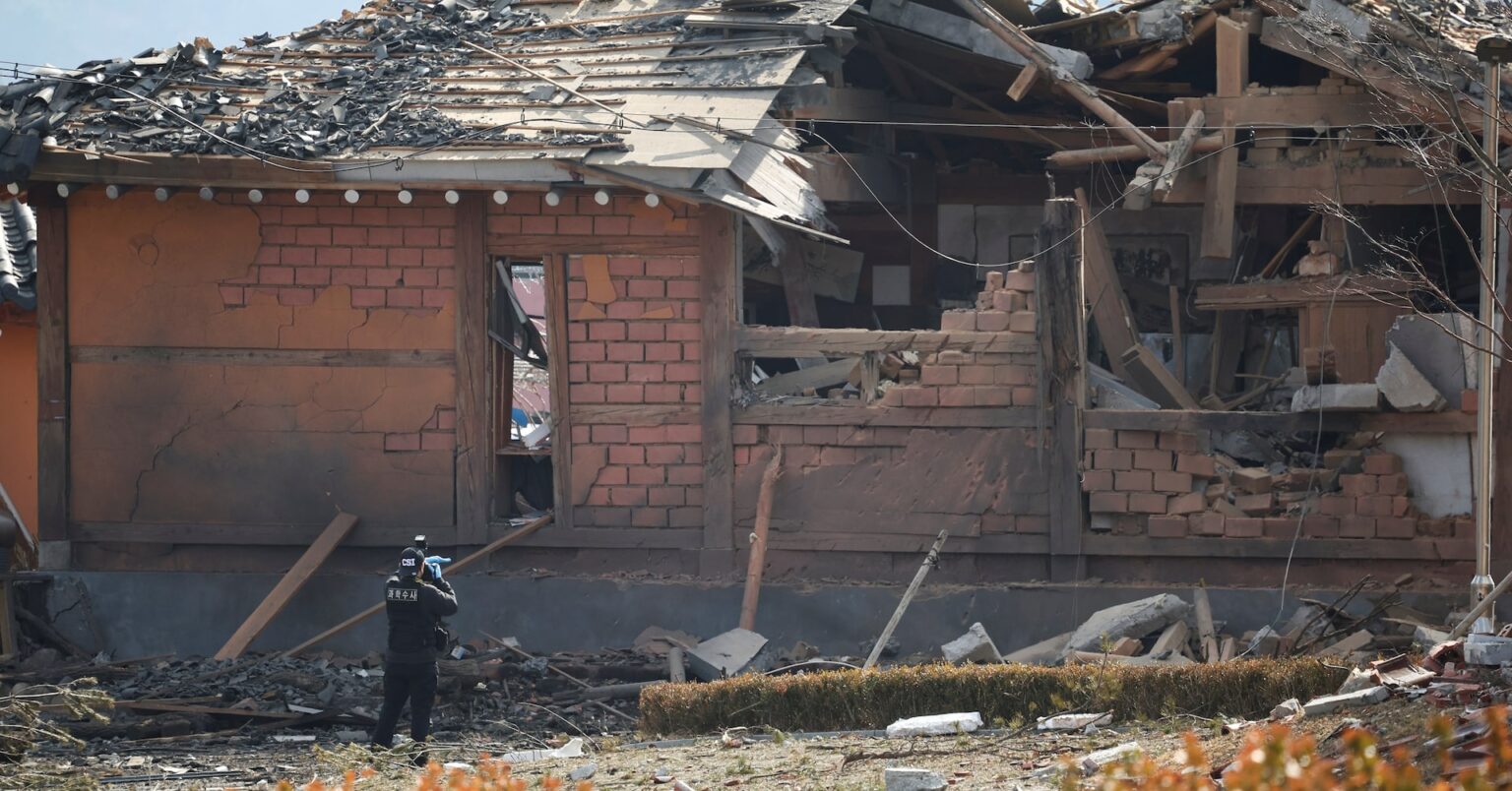 韓国空軍機がソウル近郊で民家誤爆、15人負傷　米との合同演習中 | ロイター