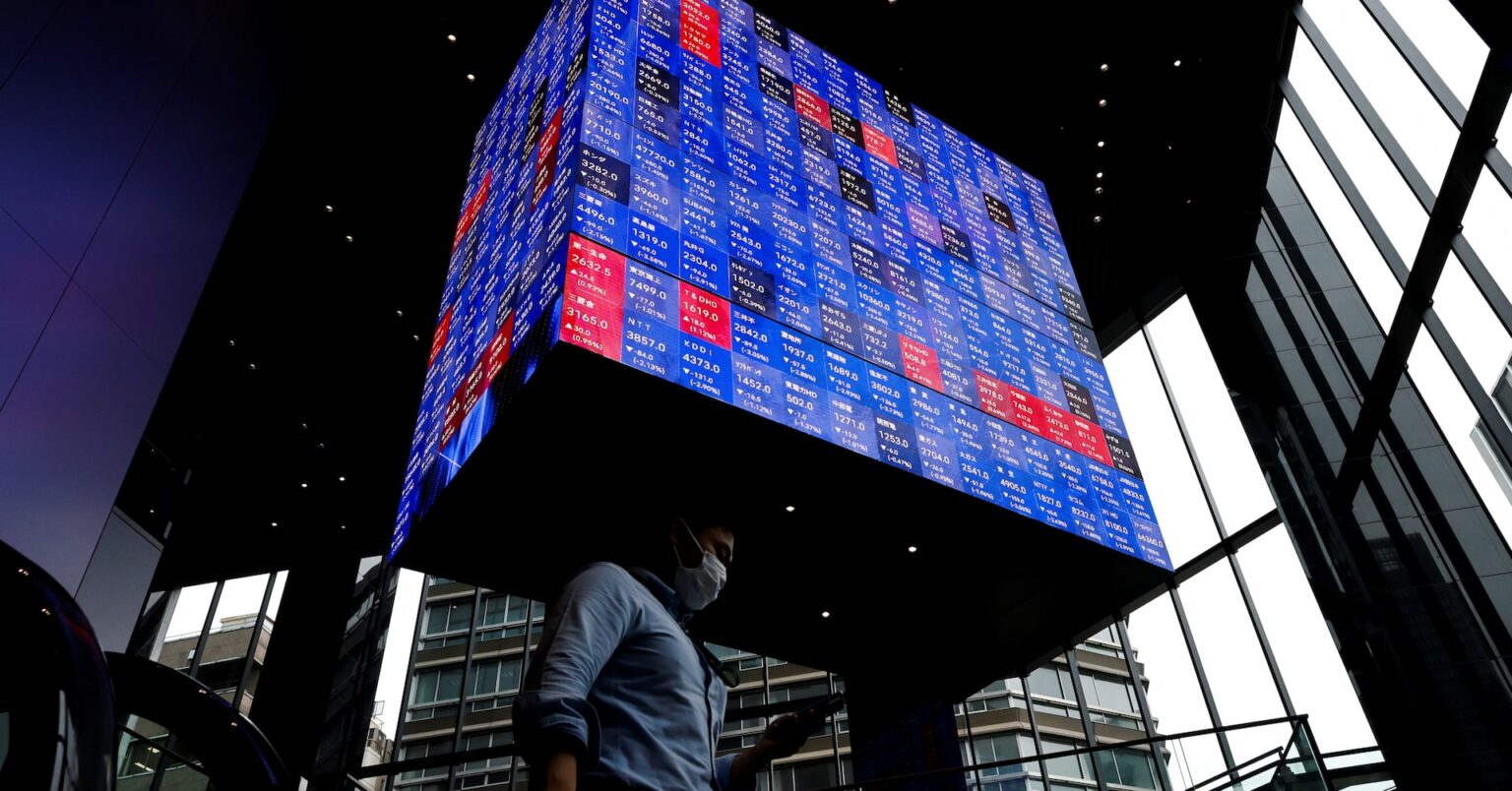 日経平均は大幅反落、米株安や円高で一時900円近く下落　一巡後は様子見 | ロイター