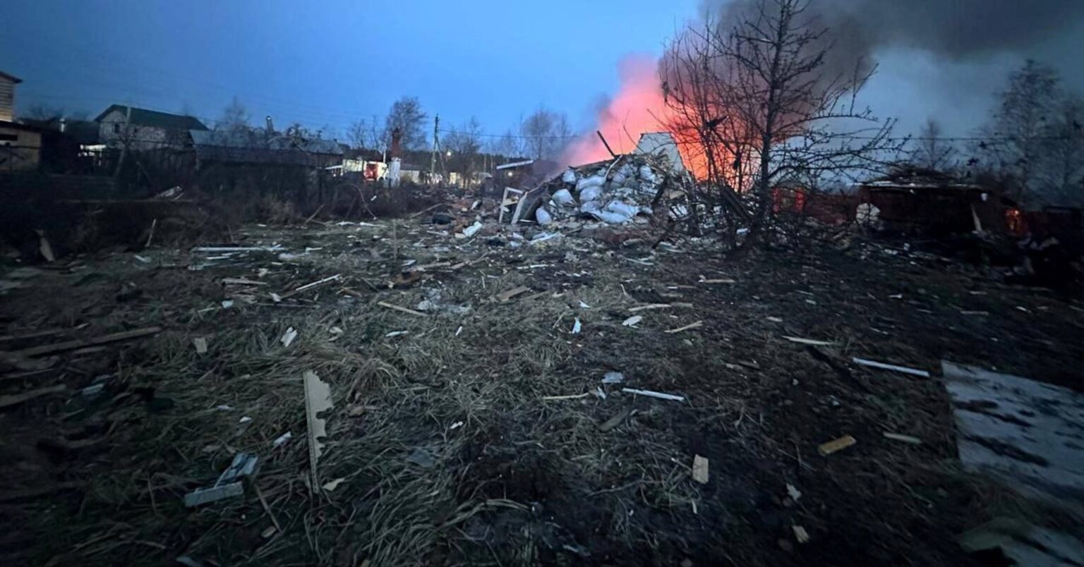 モスクワに過去最大の無人機攻撃、3人死亡　航空機の運航一時停止 | ロイター