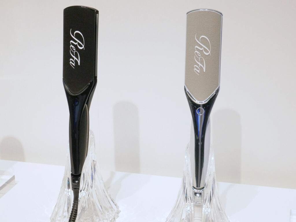 ReFa新ヘアアイロンは1回でまっすぐストレート 時短叶える – 家電 Watch ReFa新ヘアアイロンは1回でまっすぐストレート 時短叶える - 家電 Watch