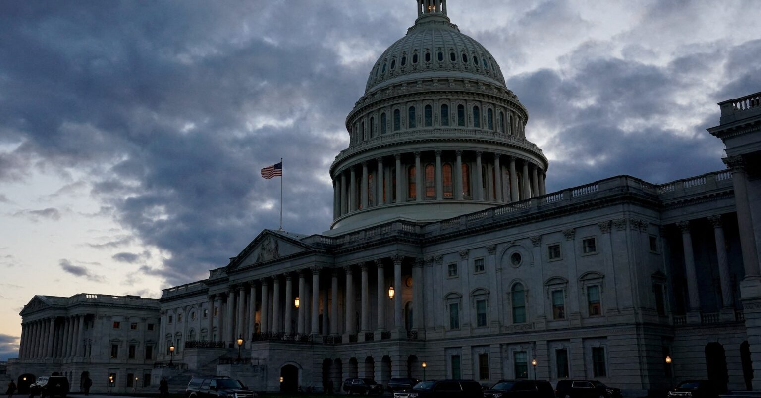 米民主上院トップ、つなぎ予算案賛成へ　政府閉鎖回避に道 | ロイター