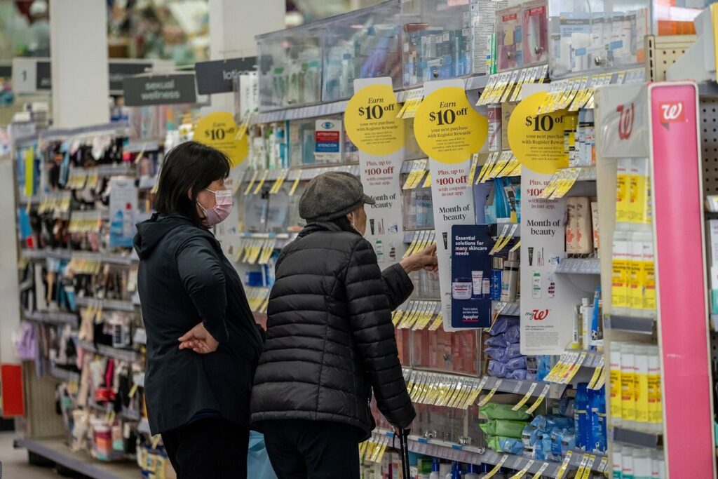 米消費者マインド、約２年ぶり低水準－インフレ期待は急上昇 - Bloomberg