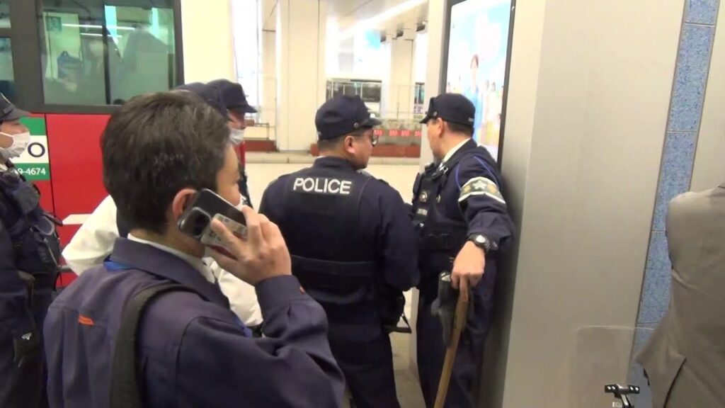 【速報】広島駅に刃物を持った人物 警察が事情聞く けが人無し 【速報】広島駅に刃物を持った人物 警察が事情聞く けが人無し