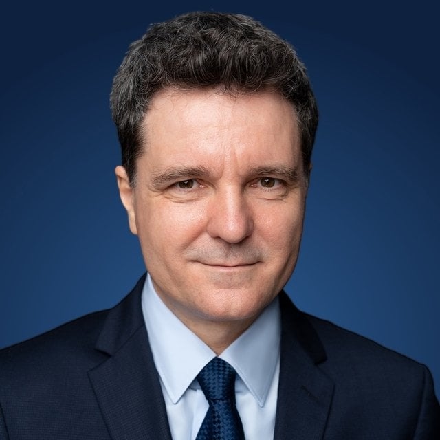 ニクシュール・ダン：元大統領の飛行の費用の不足は、多くの政治指導者が単に現実との接触を失ったという私の信念を強化するだけです