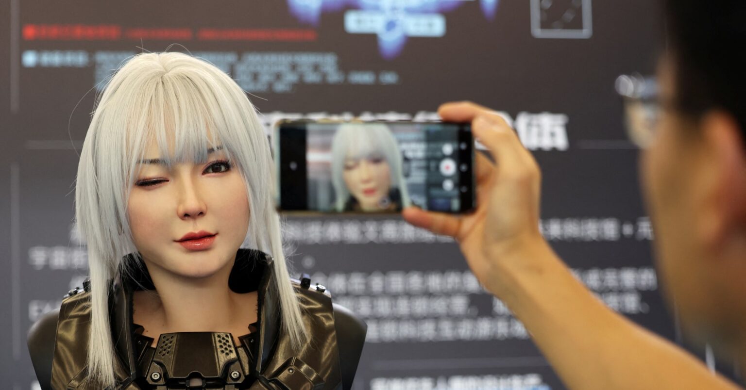 人型ロボット、5年以内に製造現場で一般的に＝エヌビディアＣＥＯ | ロイター