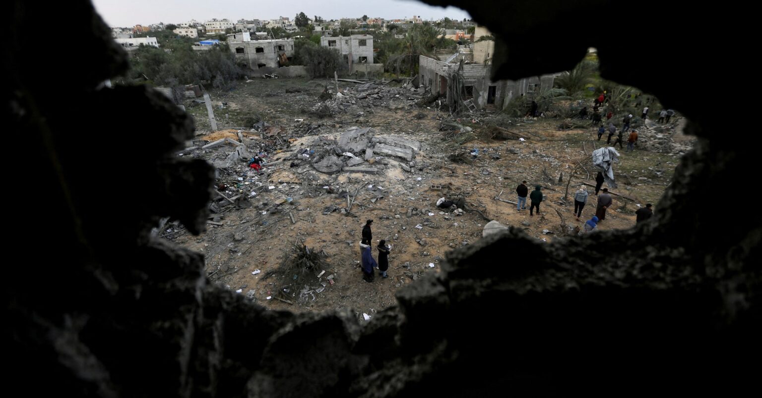 イスラエル軍、ガザ北部・最南部で地上作戦再開　空爆で少なくとも91人死亡 | ロイター