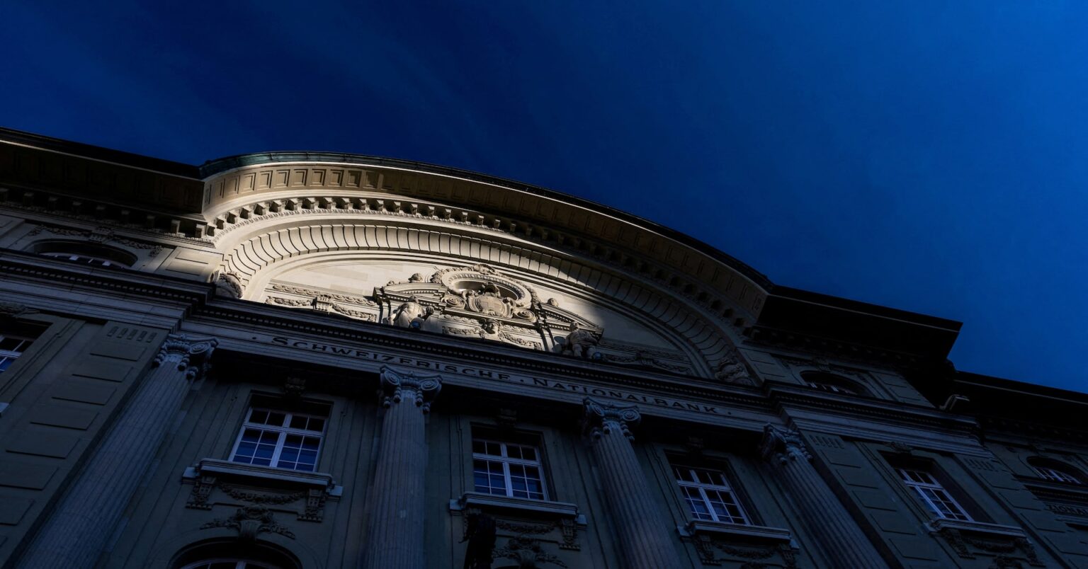 スイス中銀、0.25%利下げ 世界経済とインフレの見通し不確実に | ロイター スイス中銀、0.25%利下げ 世界経済とインフレの見通し不確実に | ロイター