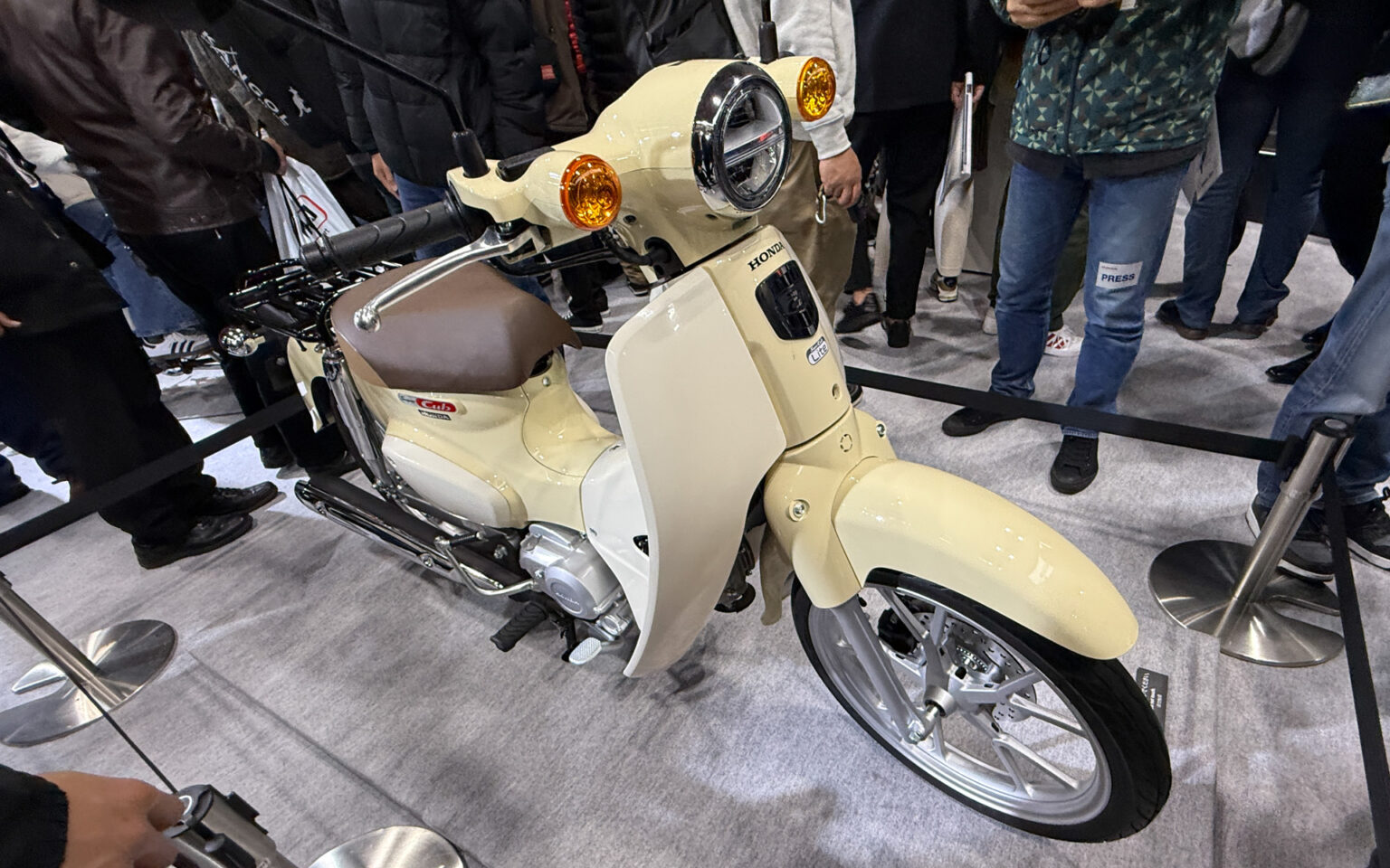 ホンダ、「新基準原付」法規適合モデル「スーパーカブ110・Liteコンセプト」公開 スクータータイプも開発中 - Car Watch