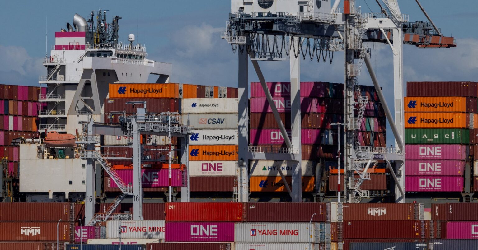 トランプ政権の国内造船業再生案、有権者が圧倒的に支持=調査 | ロイター トランプ政権の国内造船業再生案、有権者が圧倒的に支持=調査 | ロイター