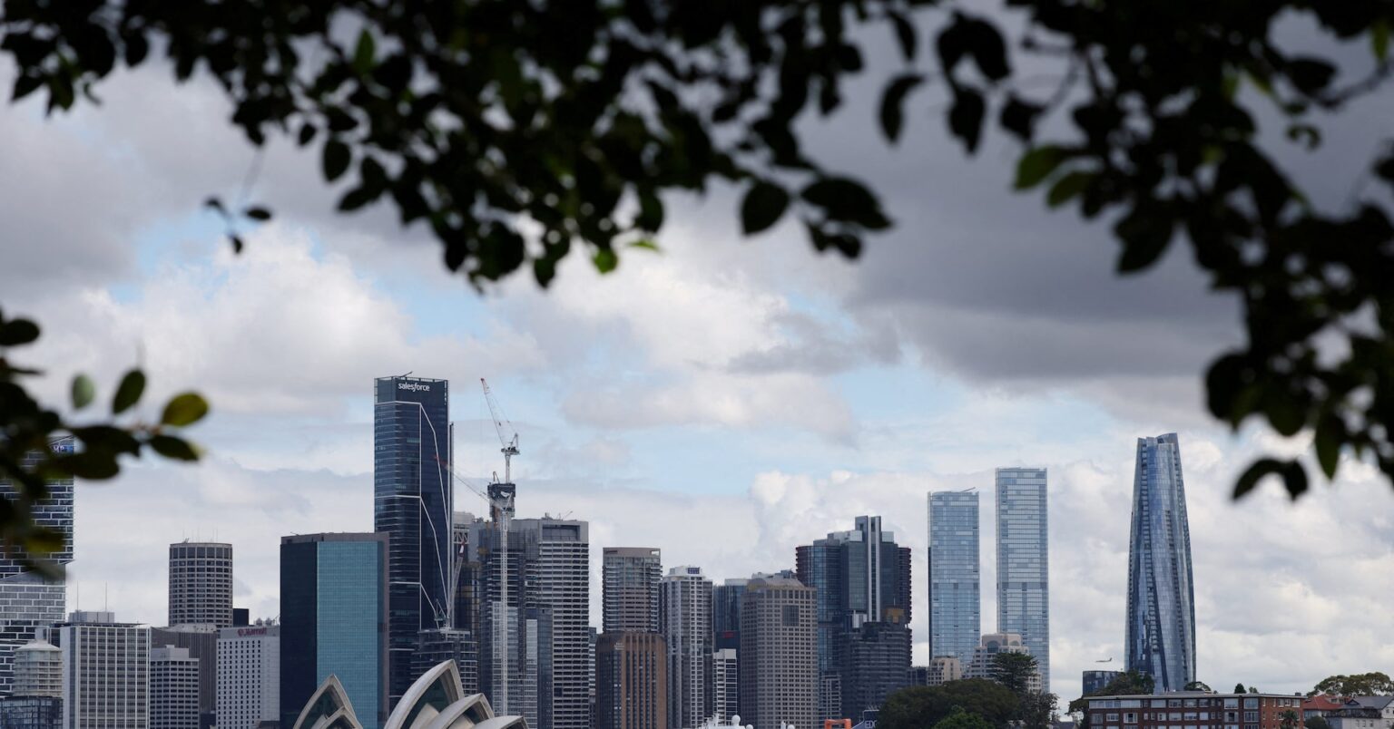 豪政府職員の在宅勤務禁止、総選挙の新争点に 野党案に労組反発 | ロイター 豪政府職員の在宅勤務禁止、総選挙の新争点に 野党案に労組反発 | ロイター