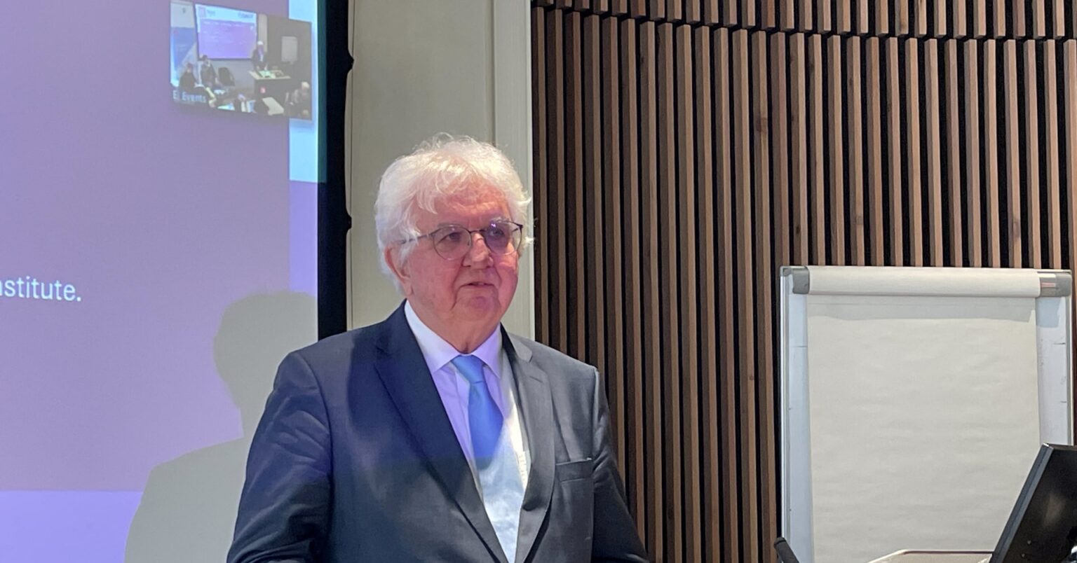 ＥＣＢ、ＥＵ軍事支出拡大での役割を議論へ＝オーストリア中銀総裁 | ロイター