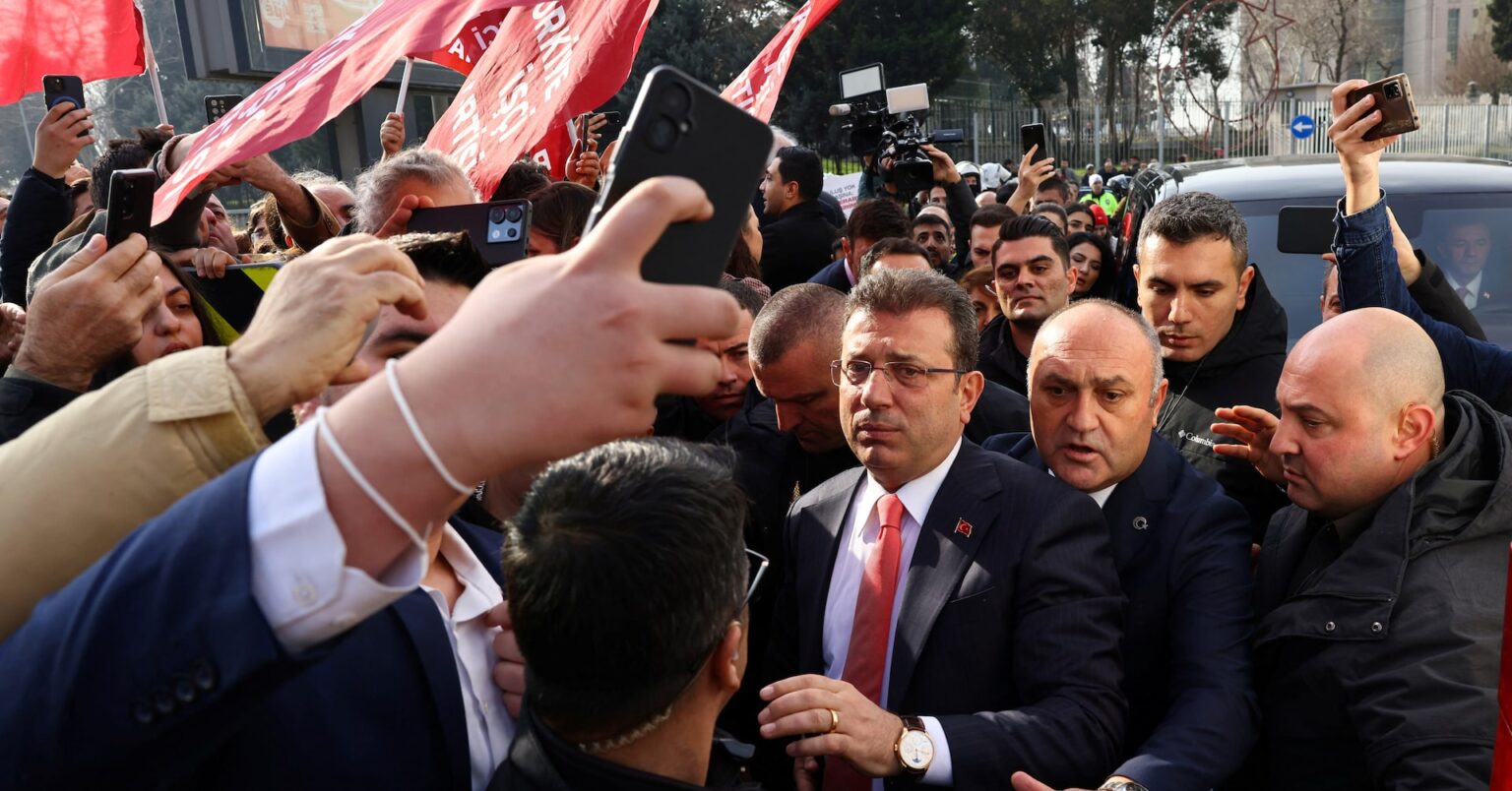 アングル：逮捕されたイスタンブール市長、エルドアン氏最大の政敵になった経緯 | ロイター