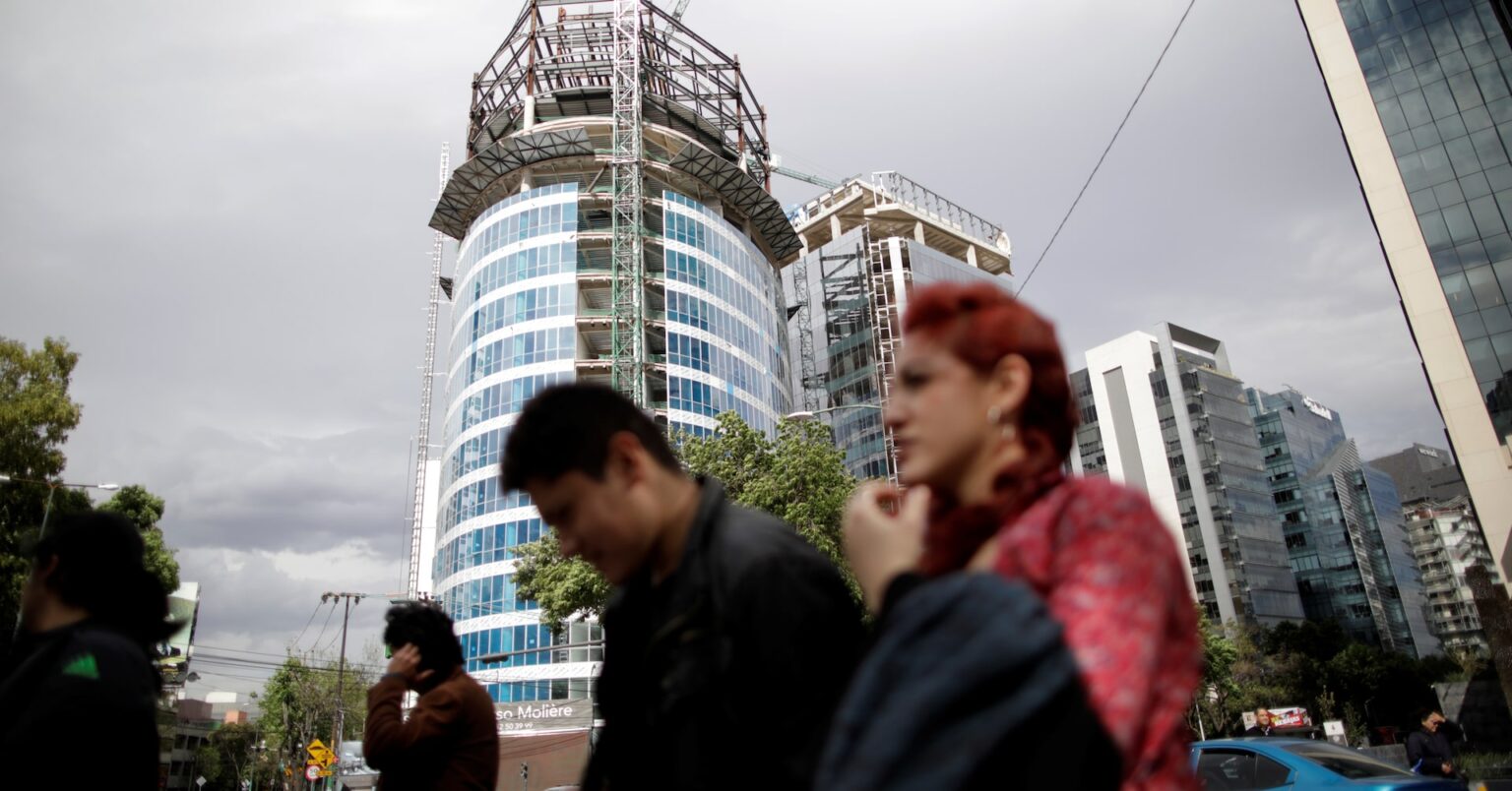 メキシコCPI、2月は前年比+3.77%に加速 0.5%追加利下げか | ロイター メキシコ第4四半期GDPは前期比0.6%減、3年ぶりマイナス | ロイター