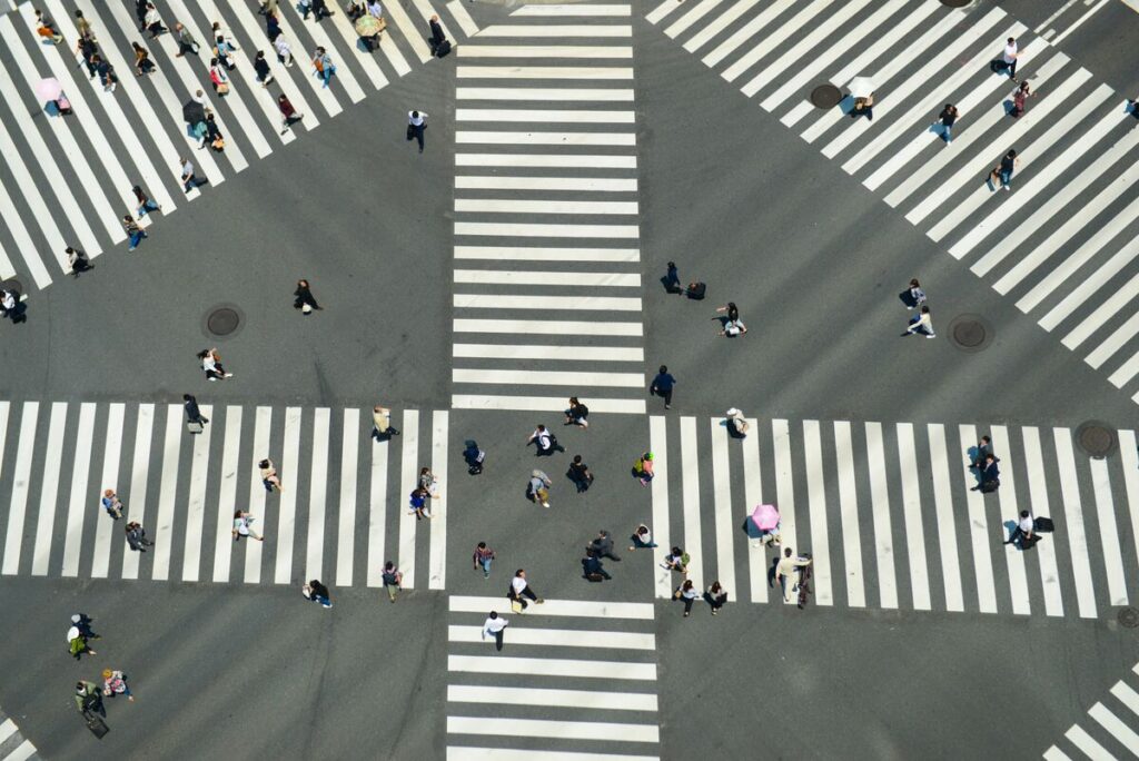 【日本市況】金利上昇続く、物価目標へわずかと日銀総裁－株高で円安 - Bloomberg