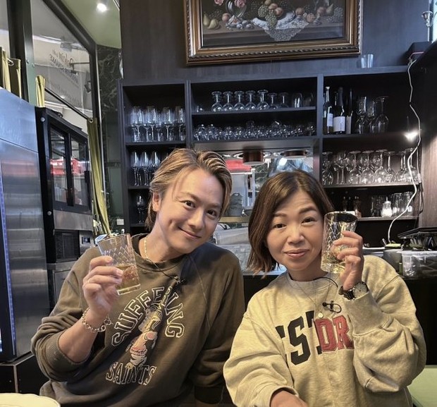 『世界頂グルメ』に出演する（左から）TAKAHIRO、大久保佳代子（C）日本テレビ