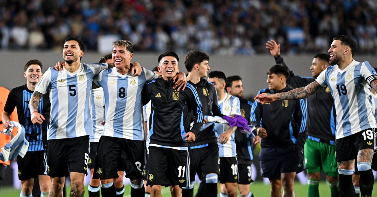 サッカー＝前回王者アルゼンチン、南米一番乗りで26年Ｗ杯出場決定 | ロイター