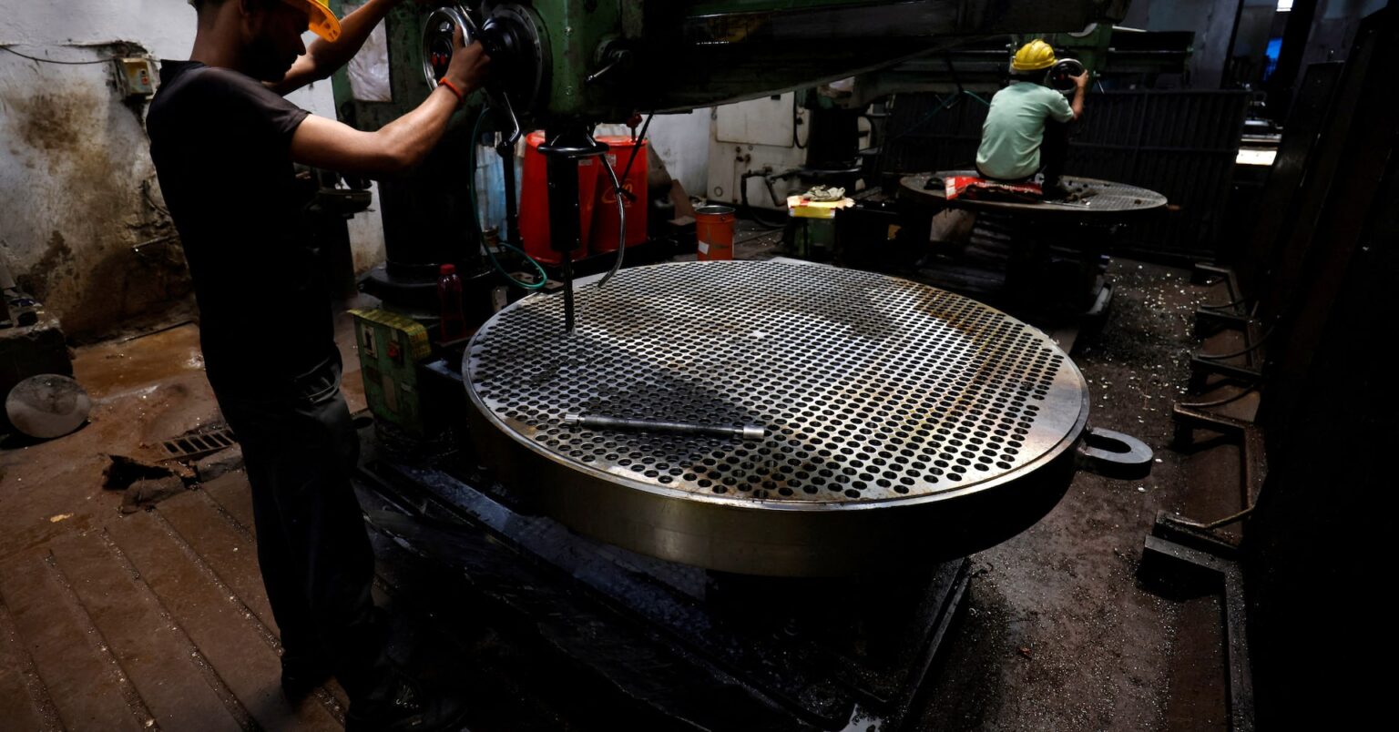 アングル：「世界の工場」目指すインド、ライバル中国との関係改善が先決 | ロイター