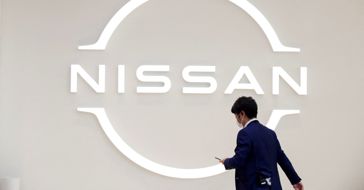 日産、25年度に新型ＥＶ「リーフ」投入　クロスオーバー型に全面改良 | ロイター