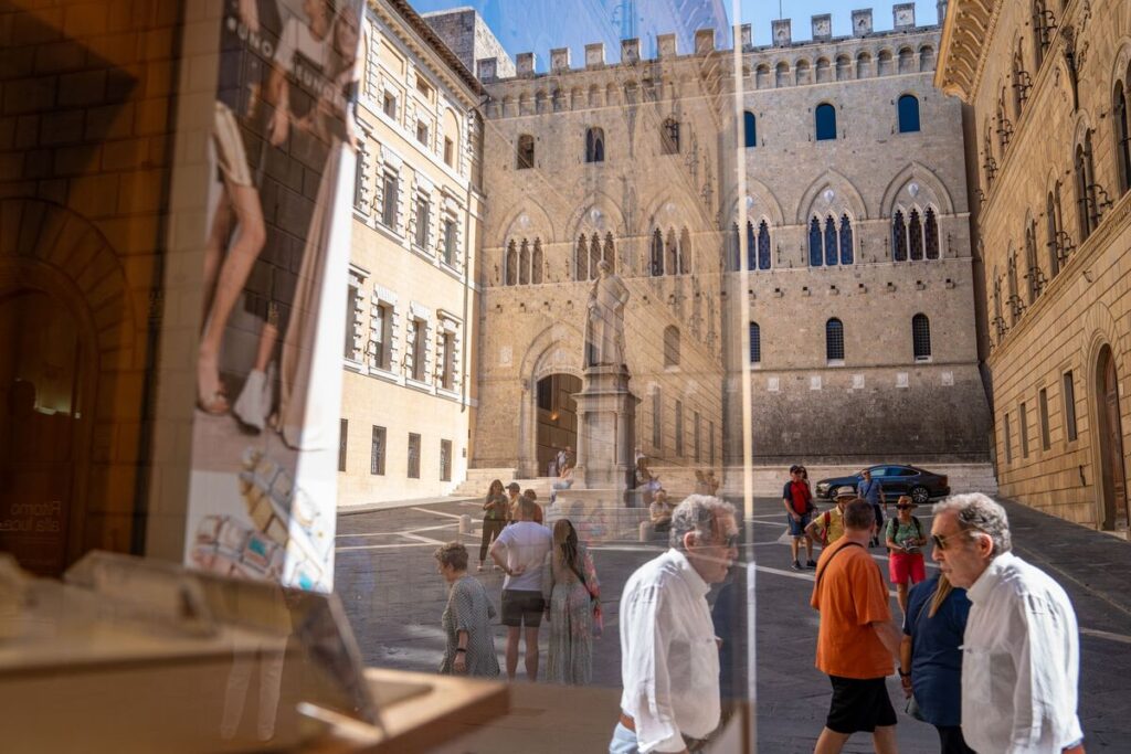 イタリア政府、モンテ・パスキ株をさらに売却－国内銀行統合を促進 - Bloomberg